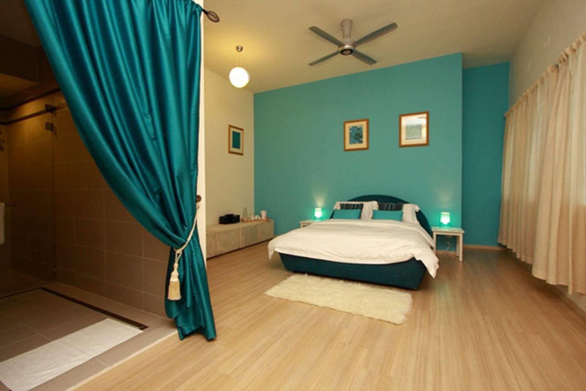 Chymes Hotel Tanjung Bungah  Exterior foto