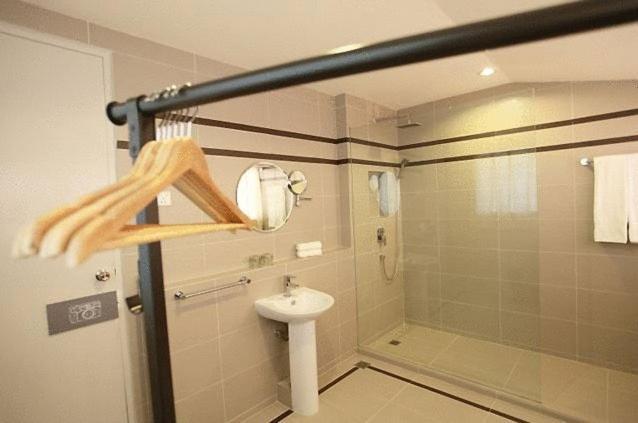 Chymes Hotel Tanjung Bungah  Habitación foto